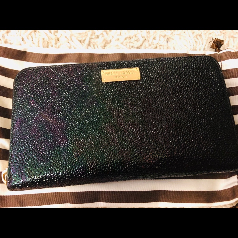 Henri Bendel Petrol Wallet-never used